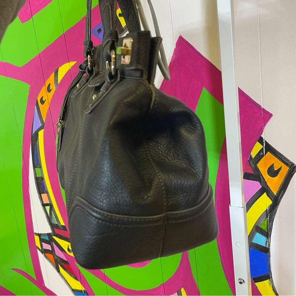 Liz Claiborne Leather Purse. New condition! 13"x7" Base 9.5" Height 18.5” Strap - Picture 3 of 10